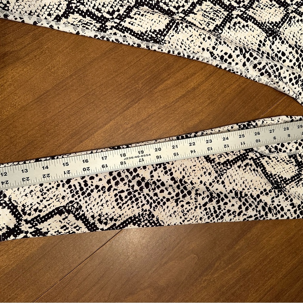 Balance Athletica Python Leggings - image 4